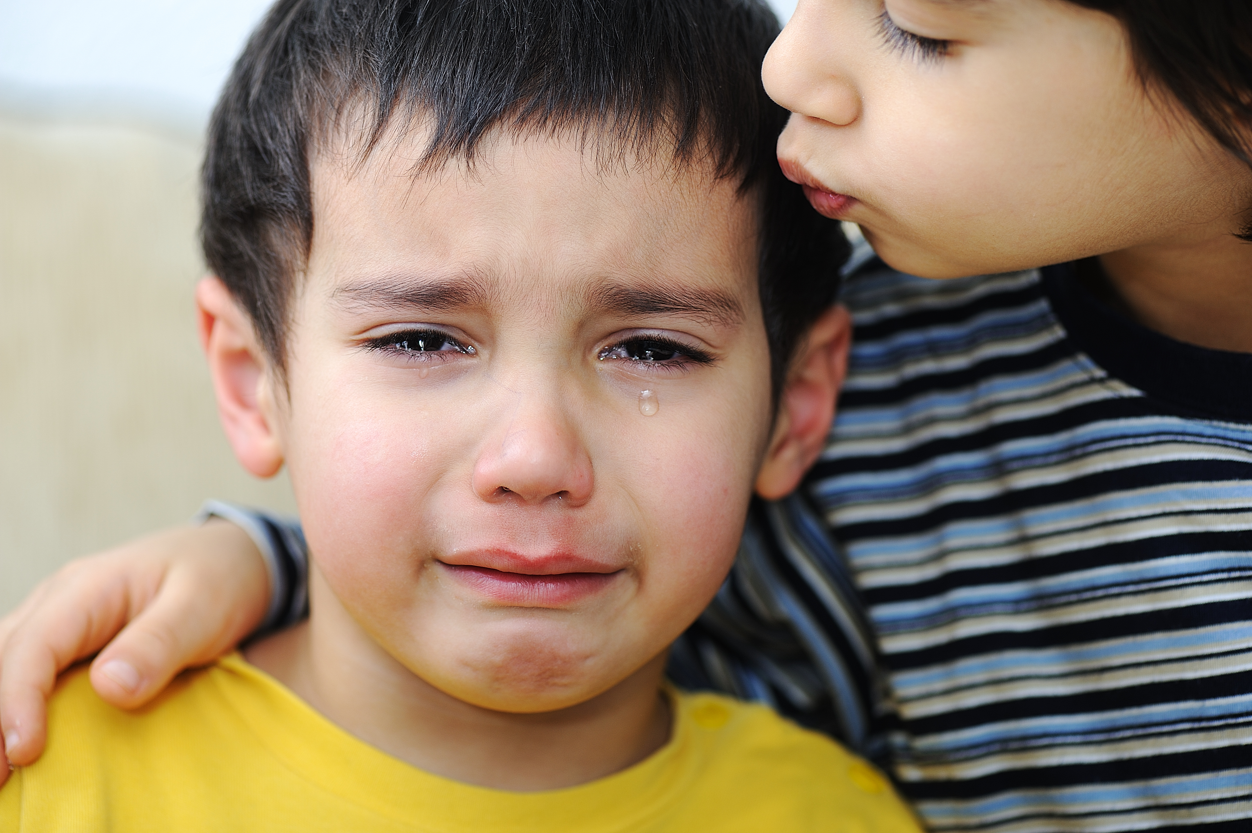 crying-kid-emotional-scene_BYxbrYBaSi.jpg